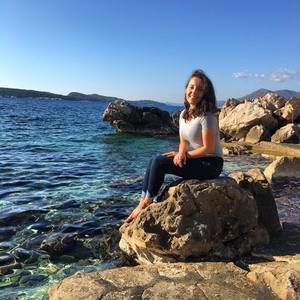 Meet your Posher, Francesca